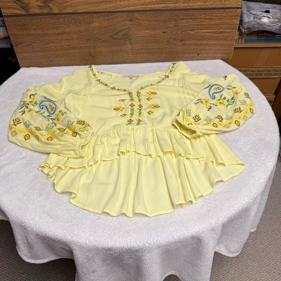 Chelsea & Violet XS Yellow Embroidered Blouse with Bell Sleeves - Picture 5 of 9
